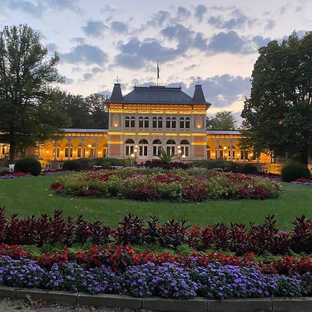 Fewo Roland Ranft Direkt Am Kurpark Barrierearm 60Qm Bad Elster Exterior foto